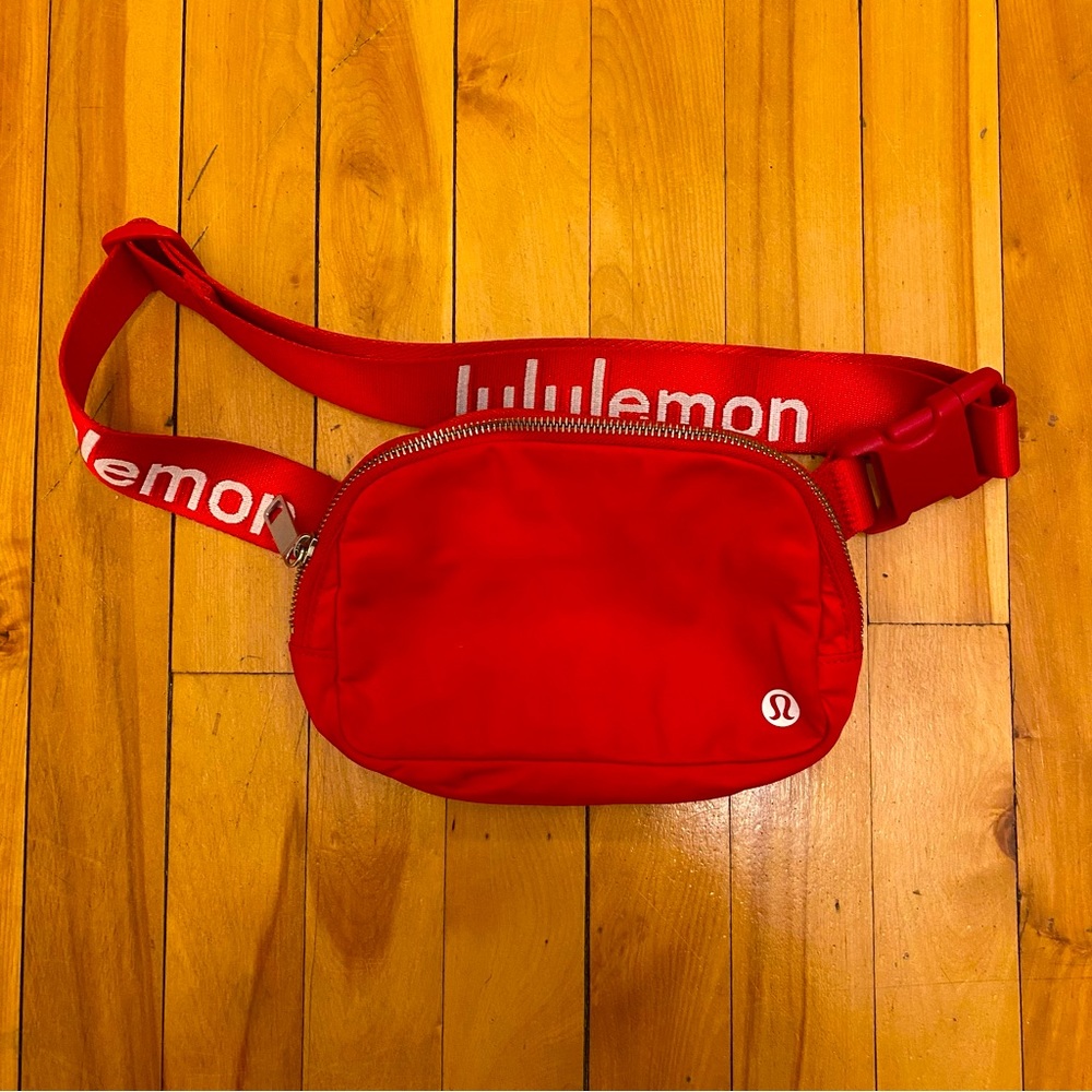 ululemon everywhere belt bag educator exclusive *RARE*